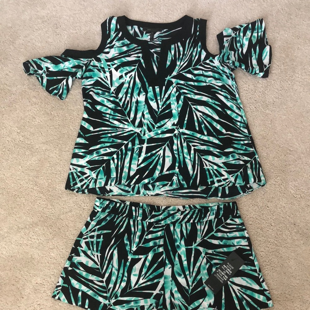New Bcbg Short Set Top With Matching Shorts - image 1